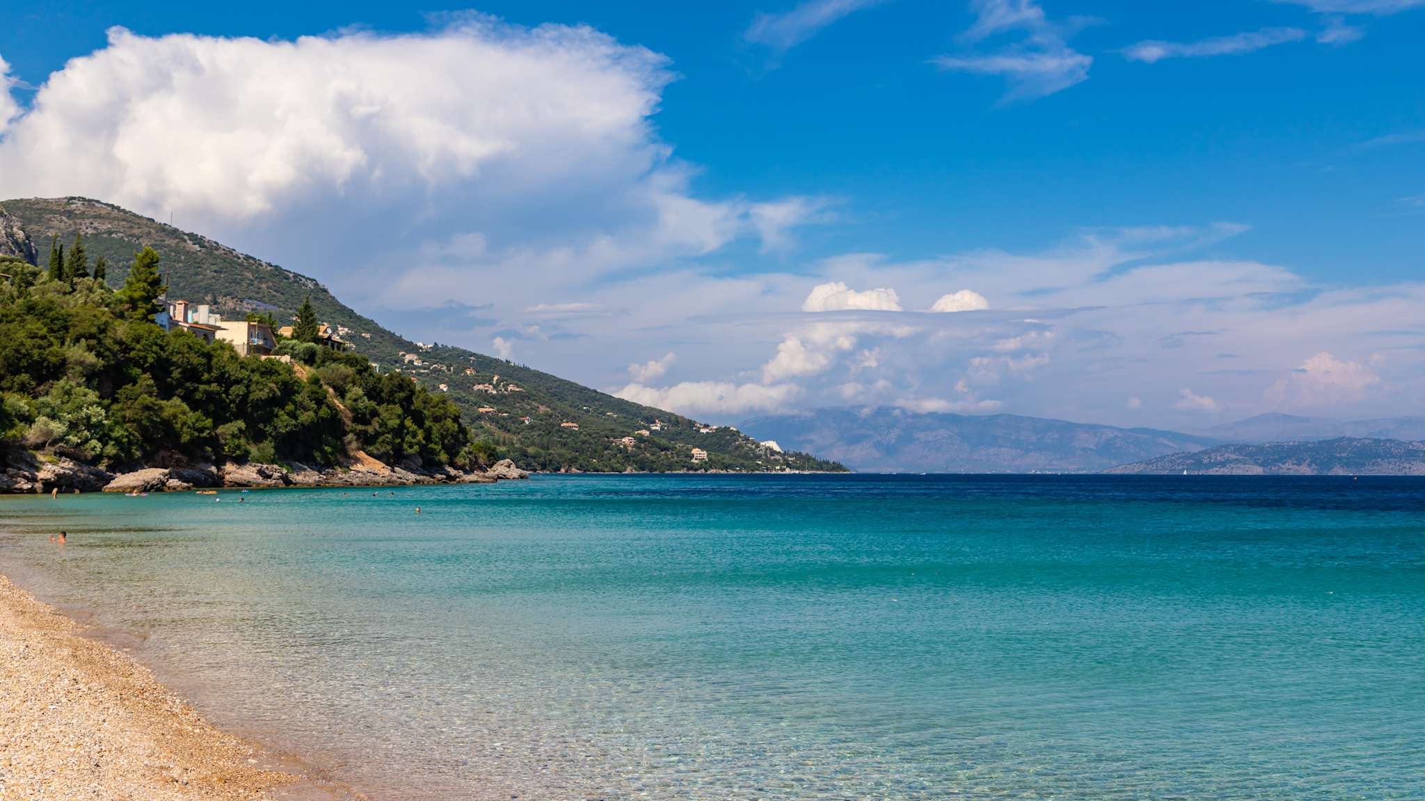 Schöne Sicht auf den Strand von Barbati, Korfu, Griechenland